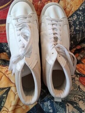 #1714 Classic White Casual Sneakers - 8M